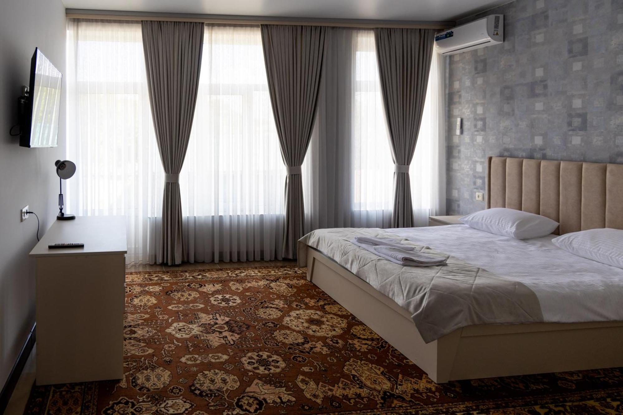 Gladzor Hotel エクステリア 写真