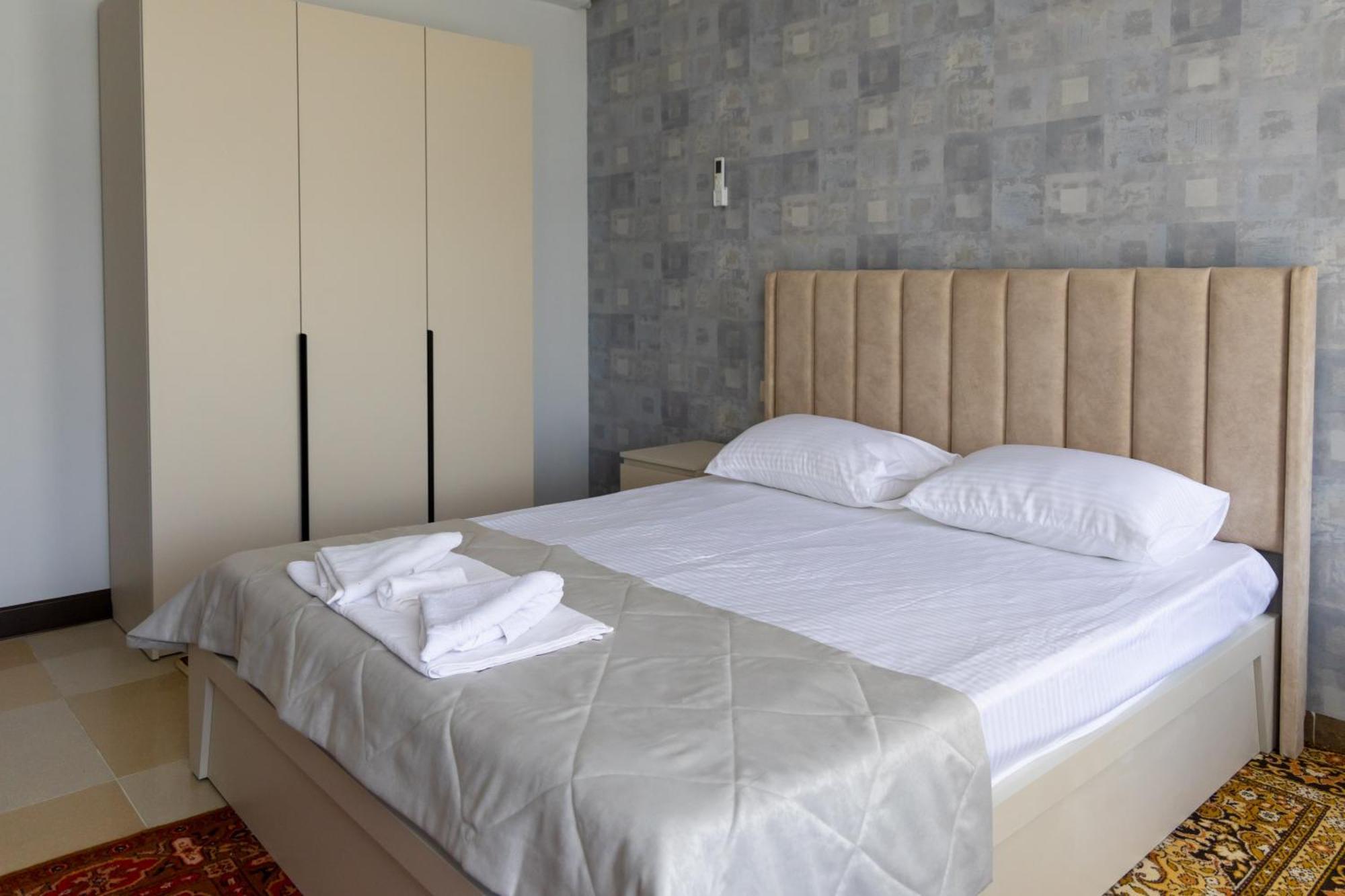 Gladzor Hotel エクステリア 写真